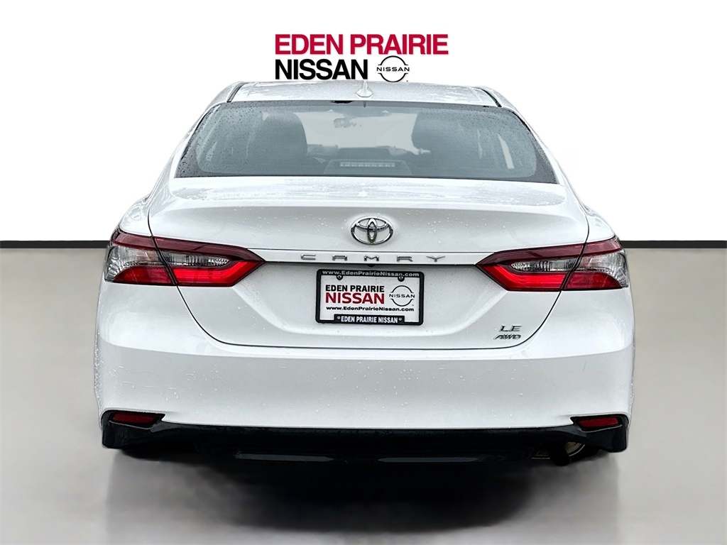Vehicle image 6 of 24