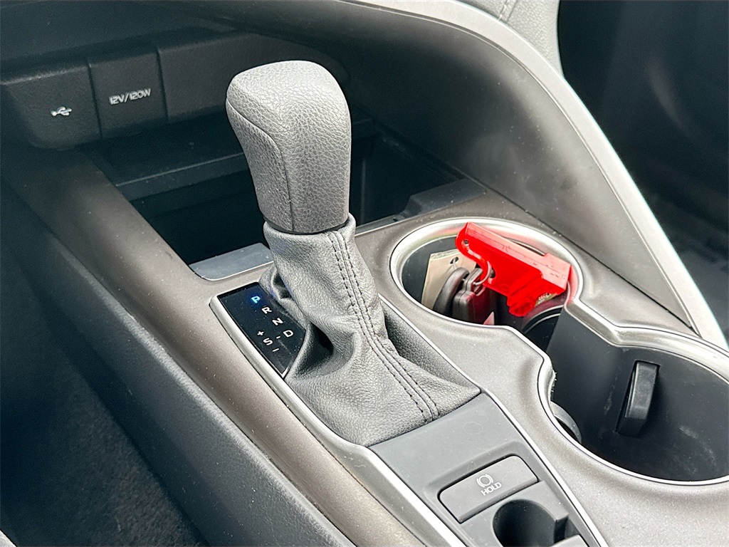 Vehicle image 15 of 24