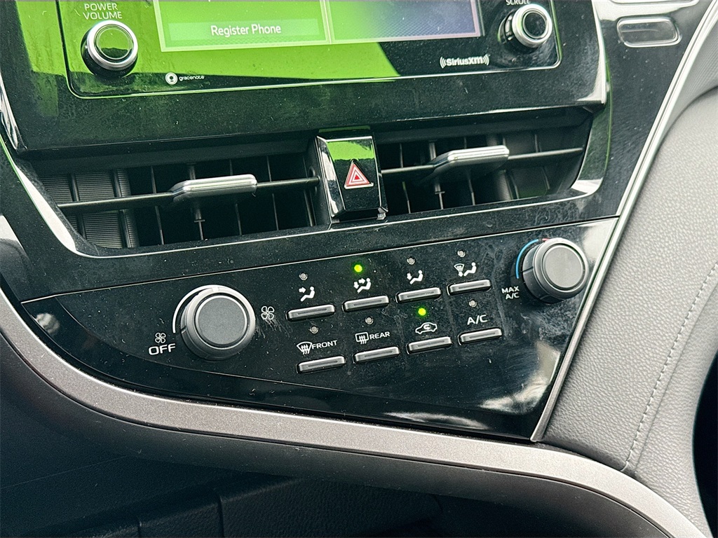 Vehicle image 14 of 24