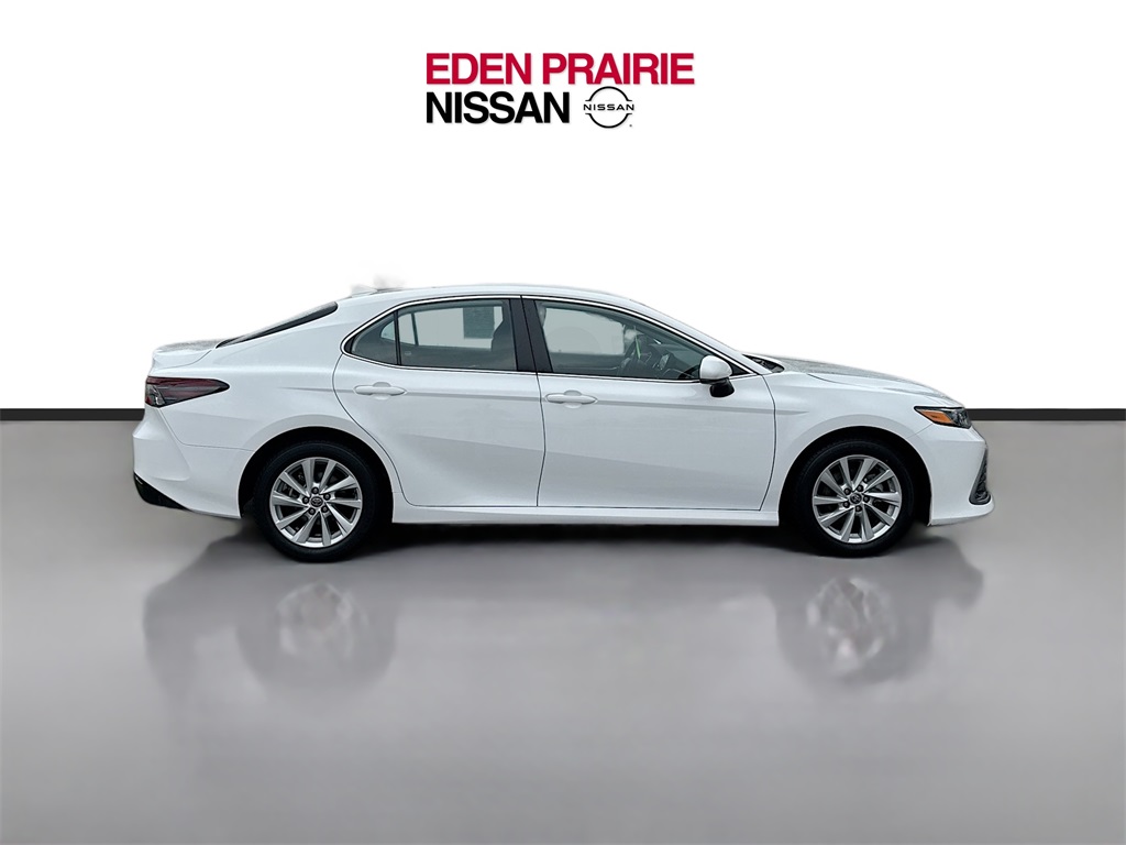 Vehicle image 4 of 24