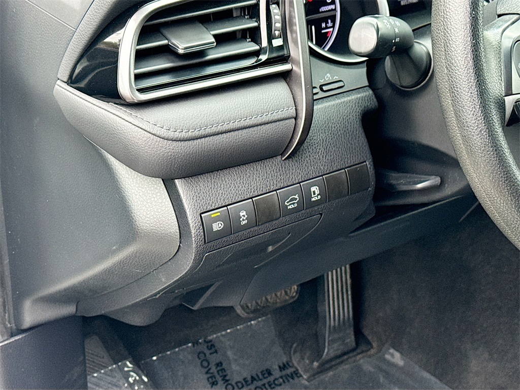 Vehicle image 10 of 24