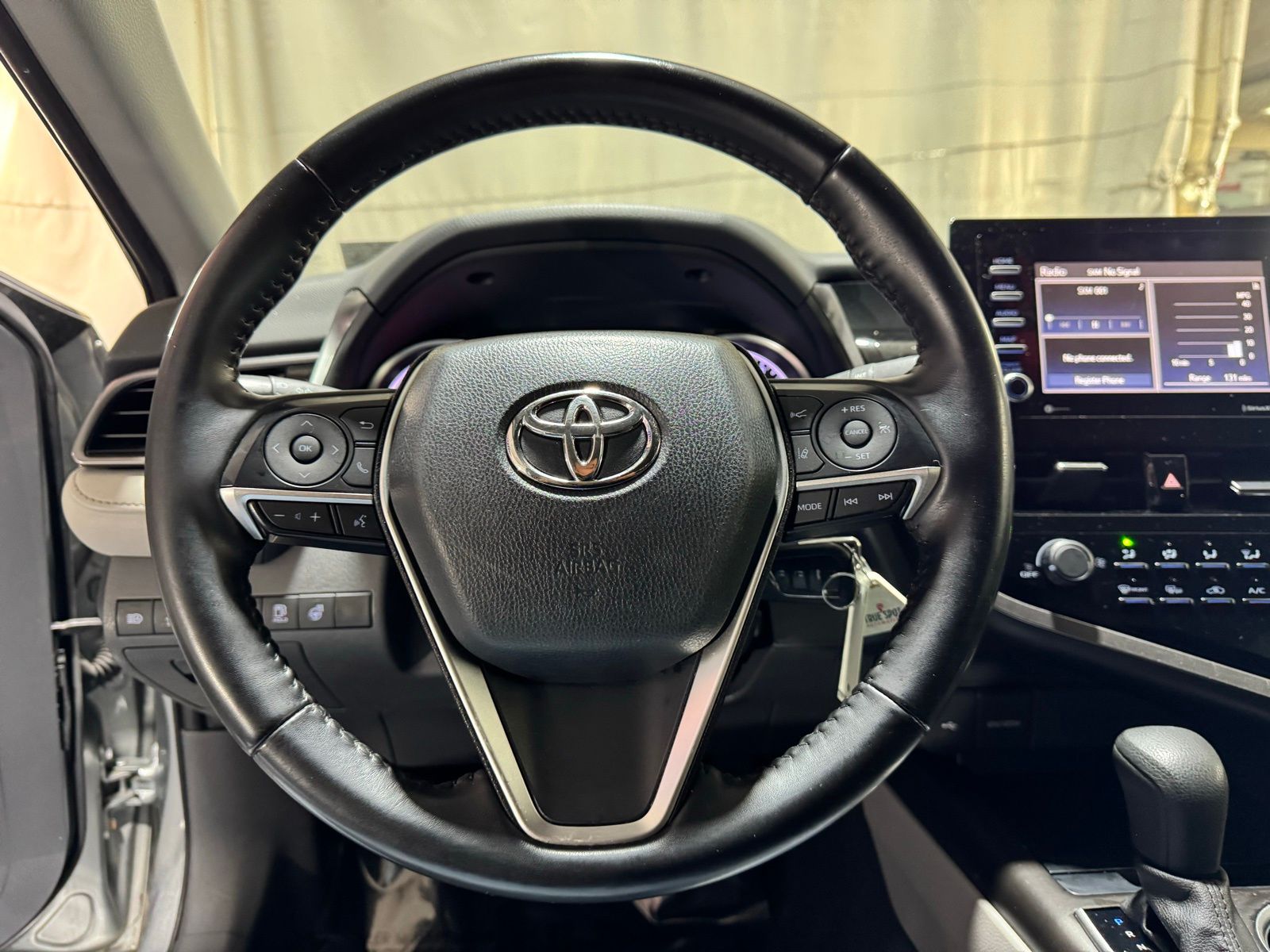 Vehicle image 22 of 26