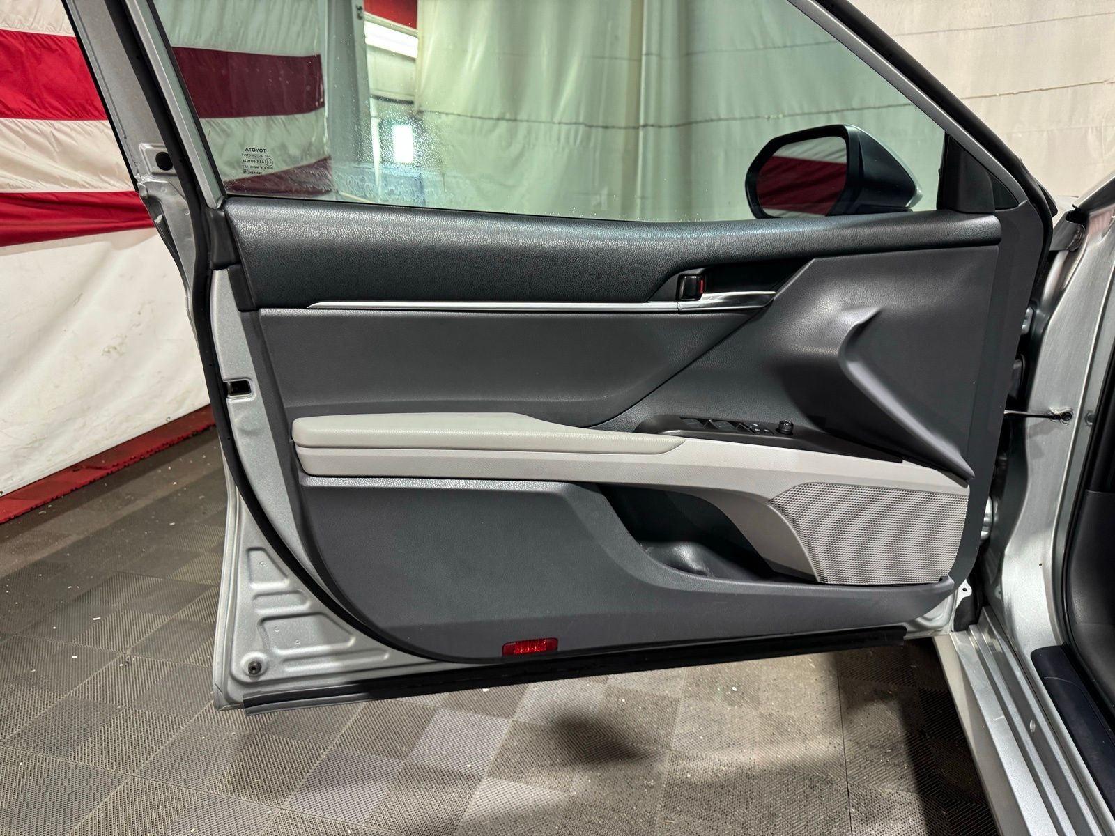 Vehicle image 10 of 26