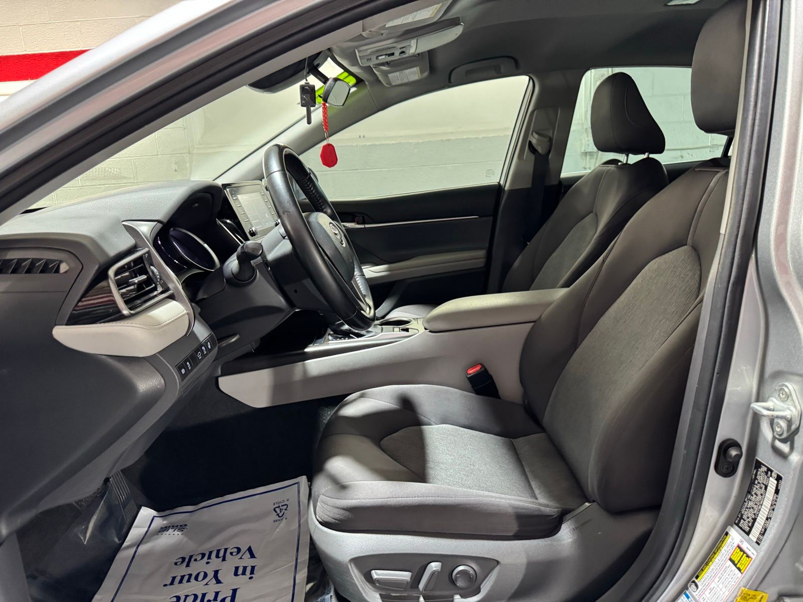 Vehicle image 11 of 26