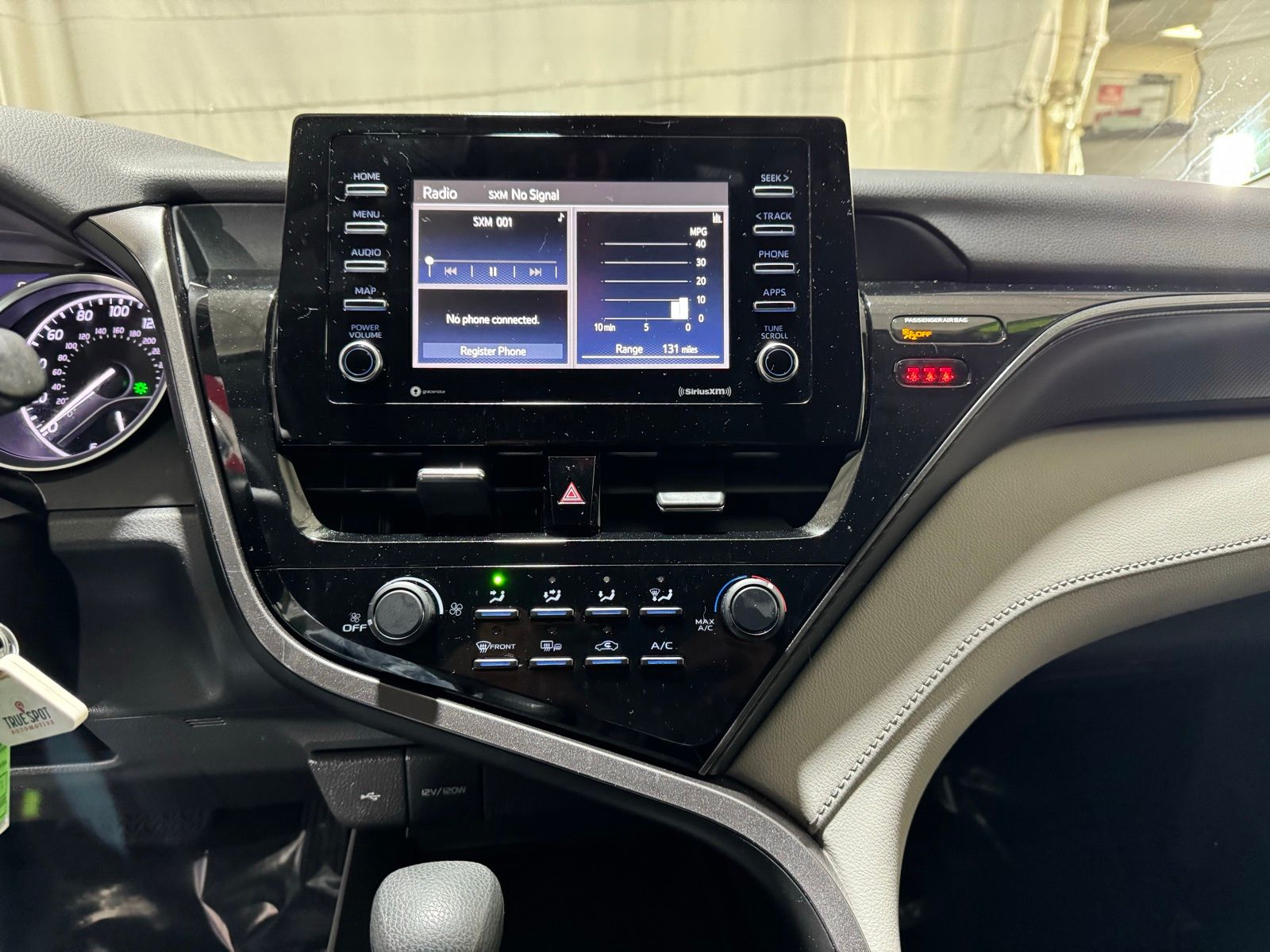 Vehicle image 23 of 26