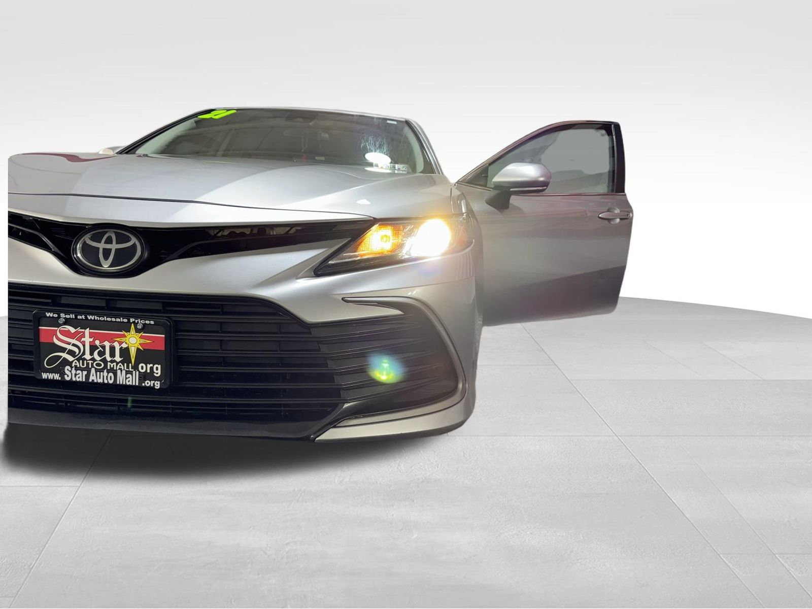 Vehicle image 3 of 26