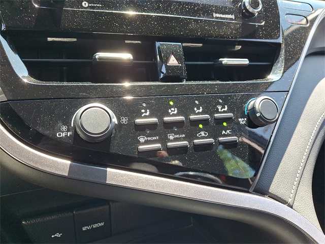 Vehicle image 16 of 30