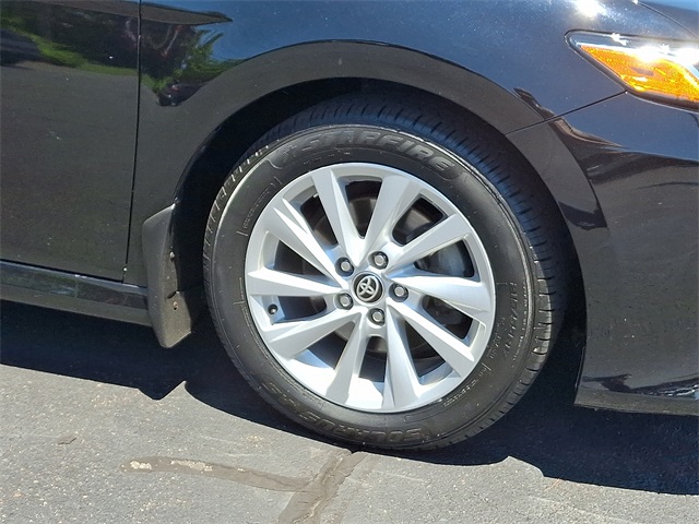 Vehicle image 8 of 30