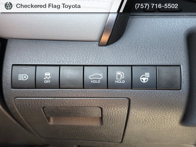 Vehicle image 10 of 22