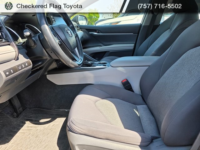 Vehicle image 8 of 22
