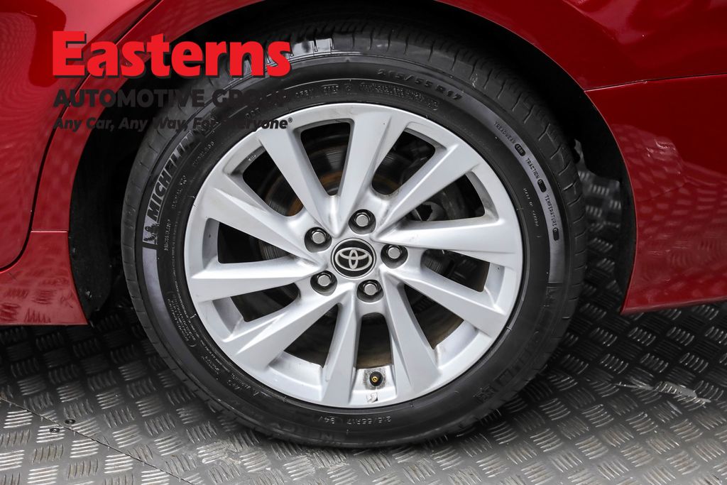 Vehicle image 40 of 61
