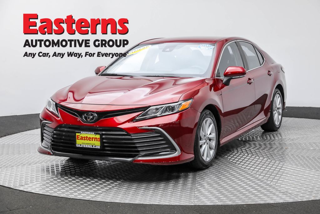 Vehicle image 4 of 61