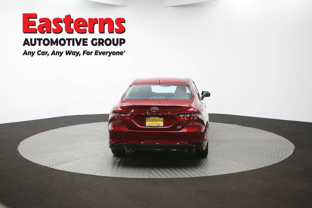 Vehicle image 27 of 61