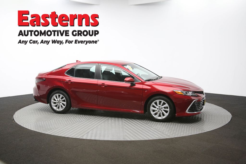 Vehicle image 11 of 61