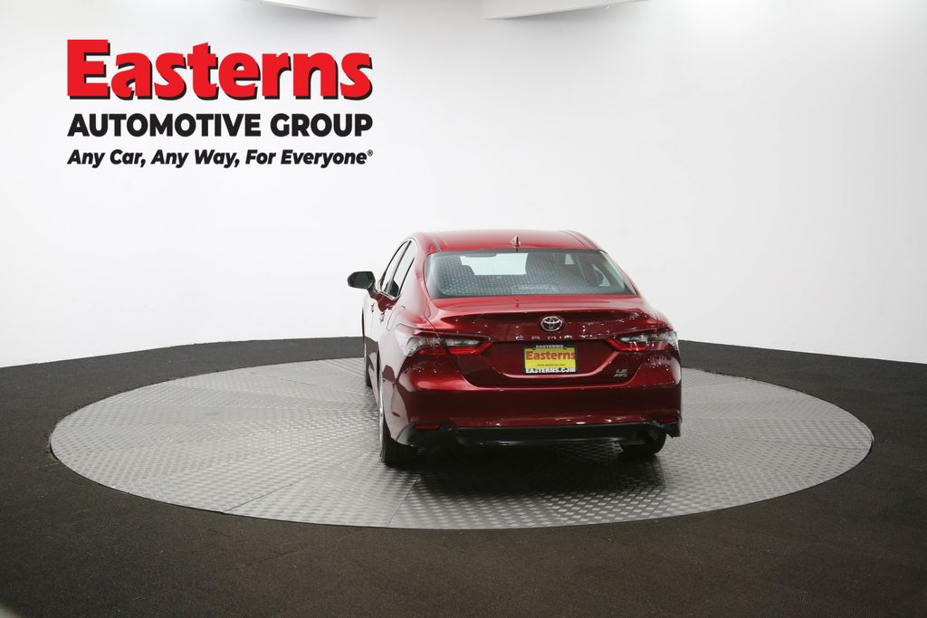 Vehicle image 33 of 61
