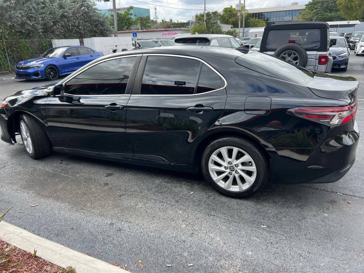 Vehicle image 7 of 44