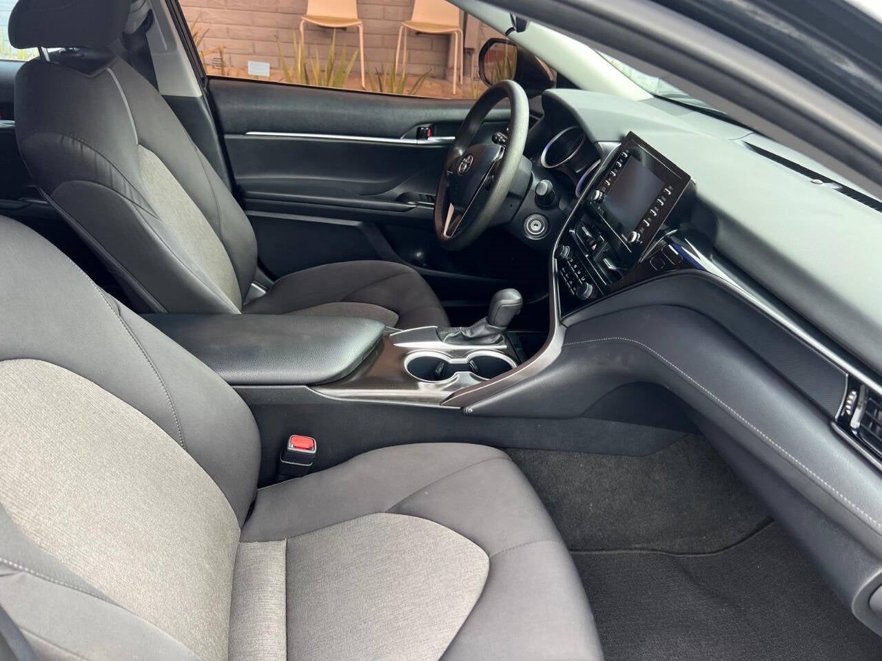 Vehicle image 19 of 44