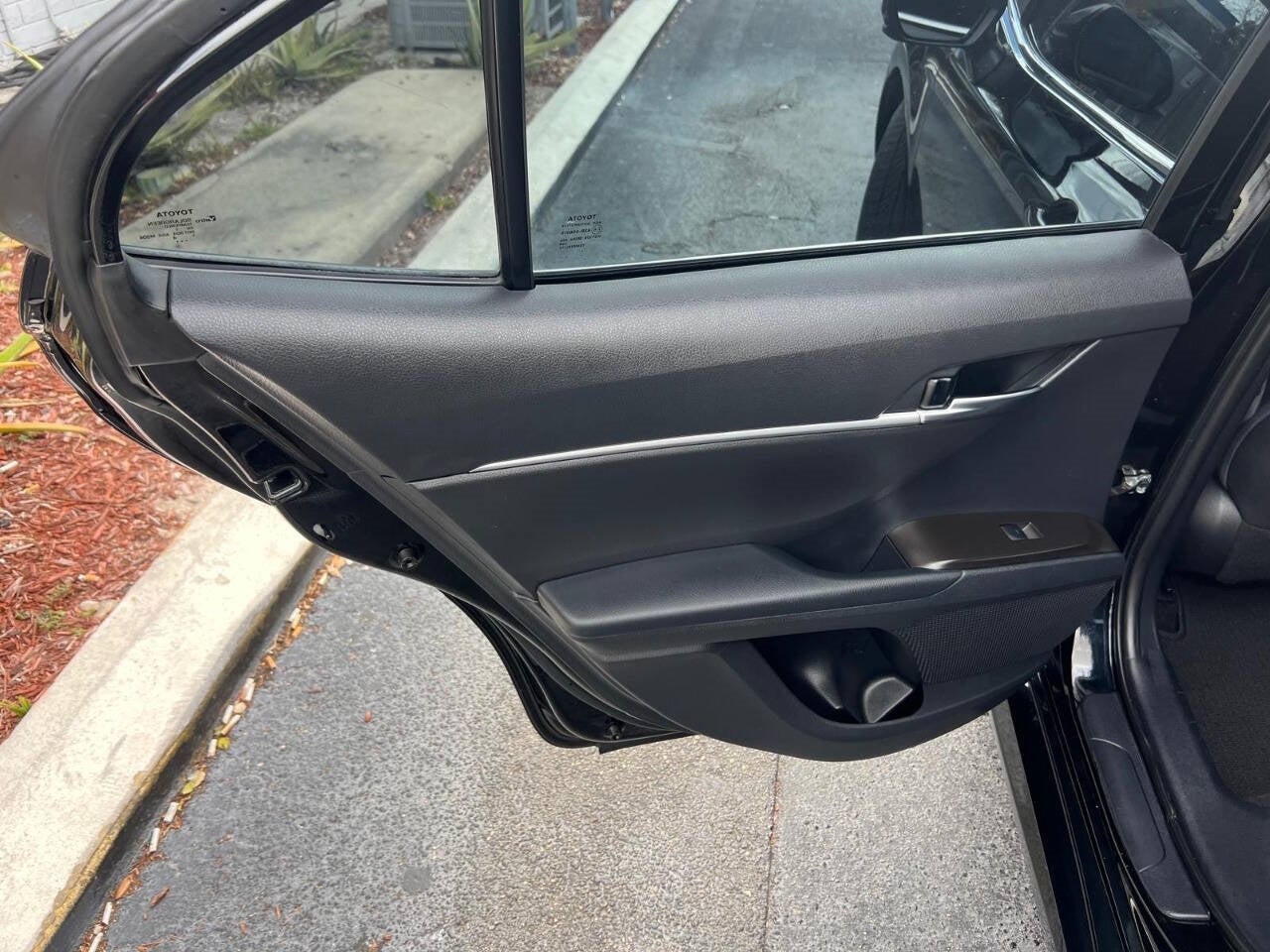 Vehicle image 26 of 44