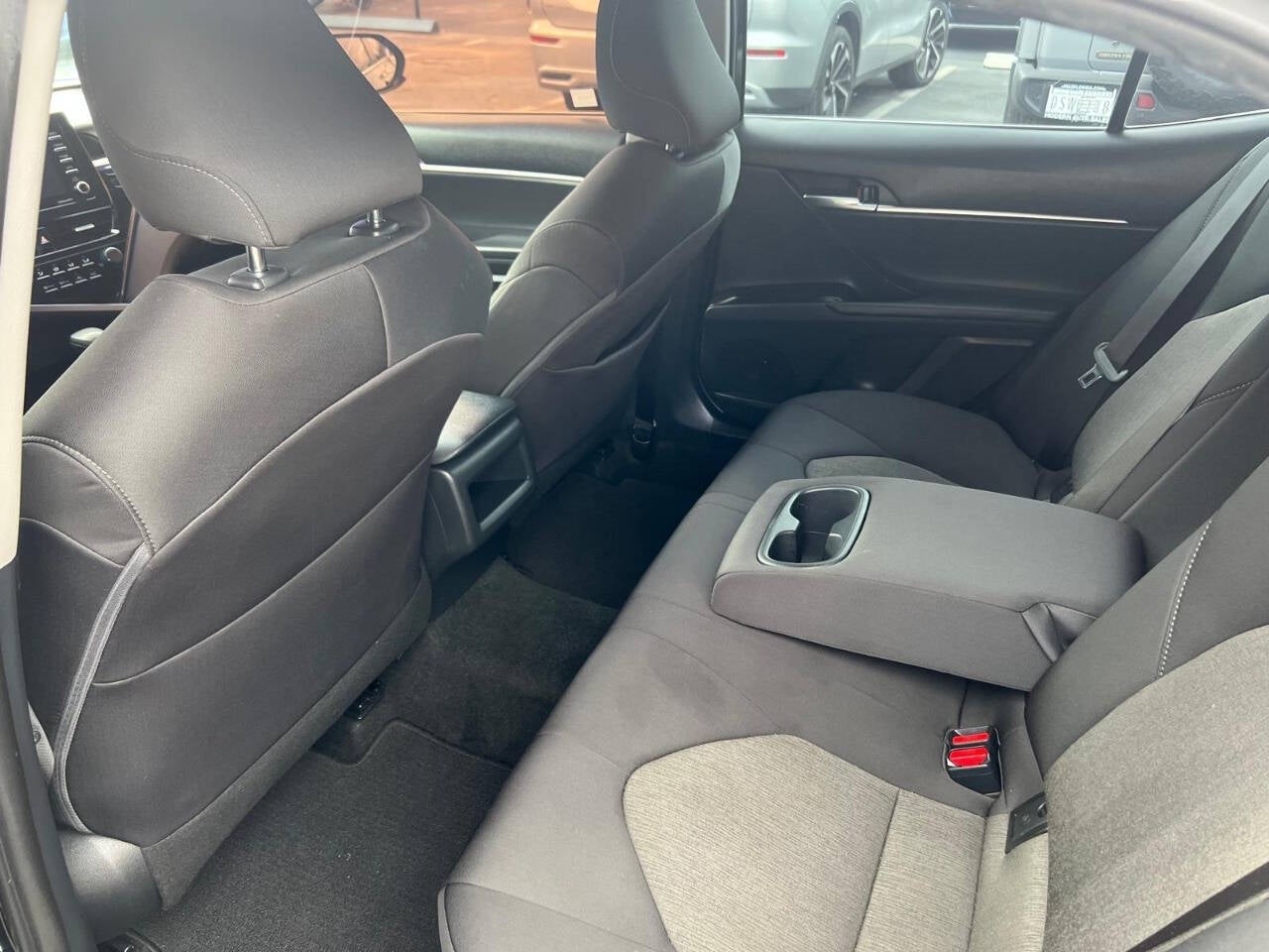 Vehicle image 18 of 44