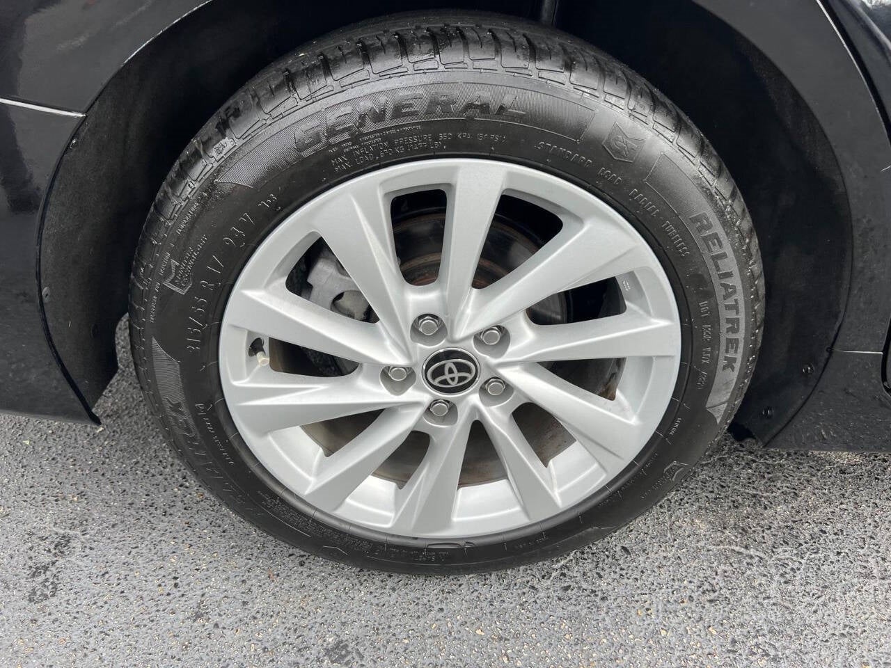 Vehicle image 12 of 44