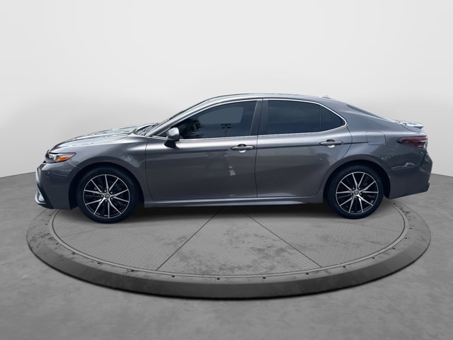 Vehicle image 8 of 35