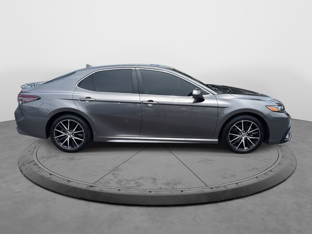 Vehicle image 4 of 35