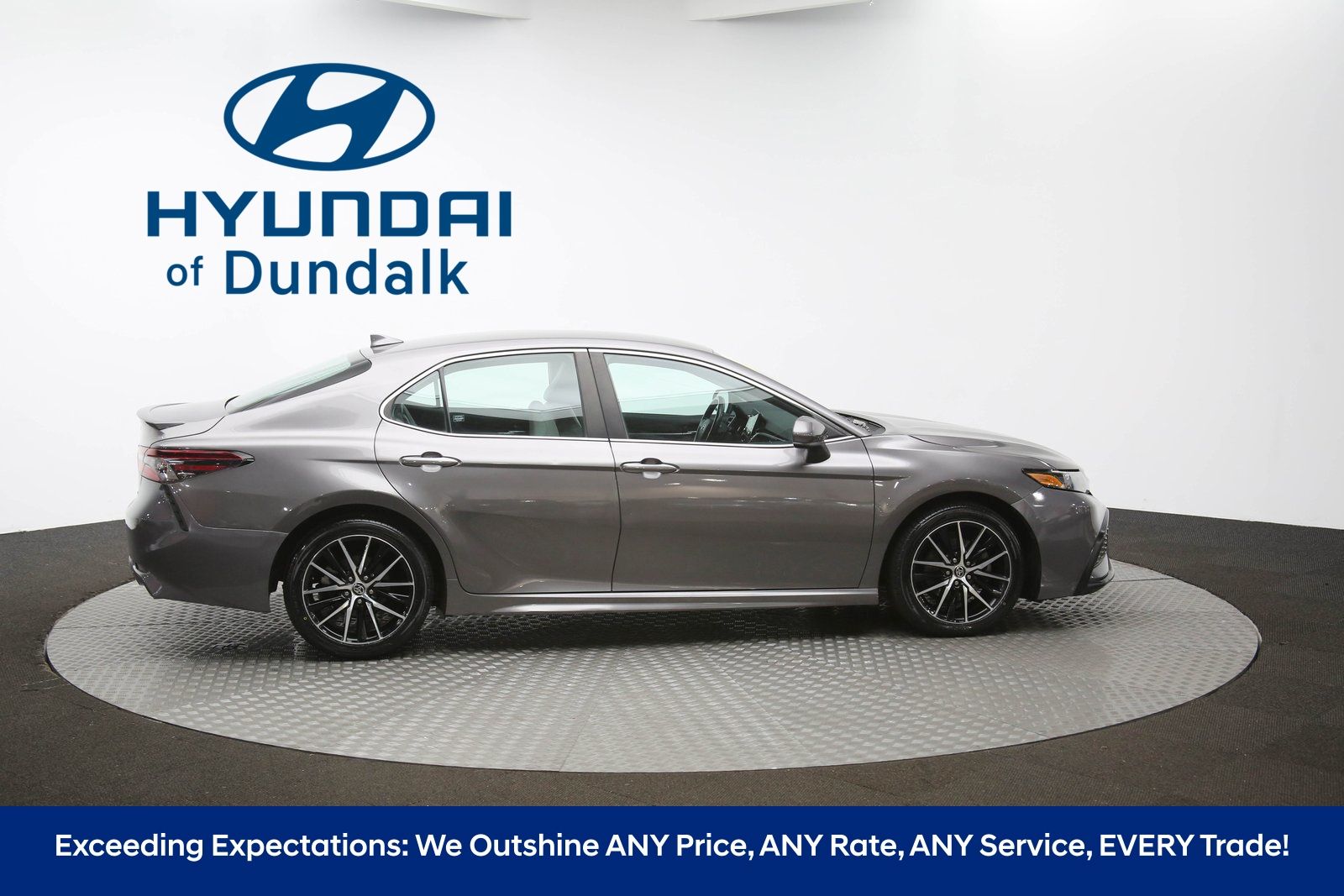 Vehicle image 19 of 62