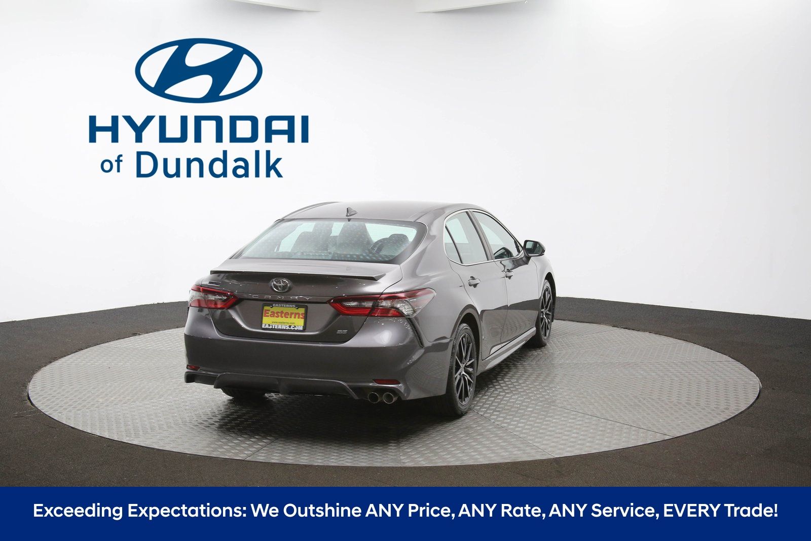 Vehicle image 21 of 62