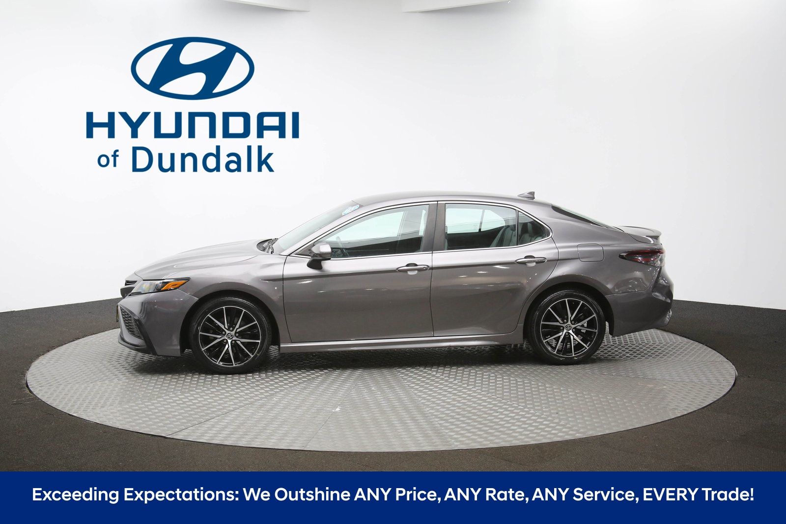 Vehicle image 36 of 62