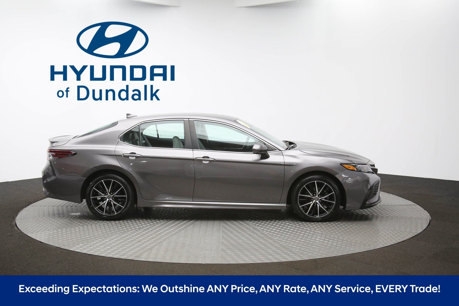 Vehicle image 18 of 62