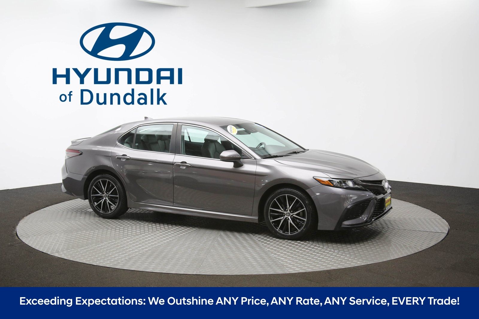 Vehicle image 10 of 62