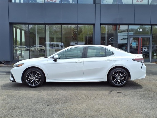 Vehicle image 2 of 30
