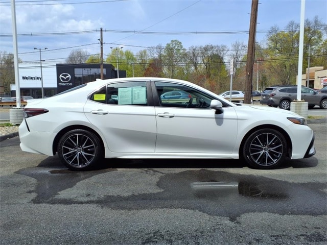 Vehicle image 6 of 30