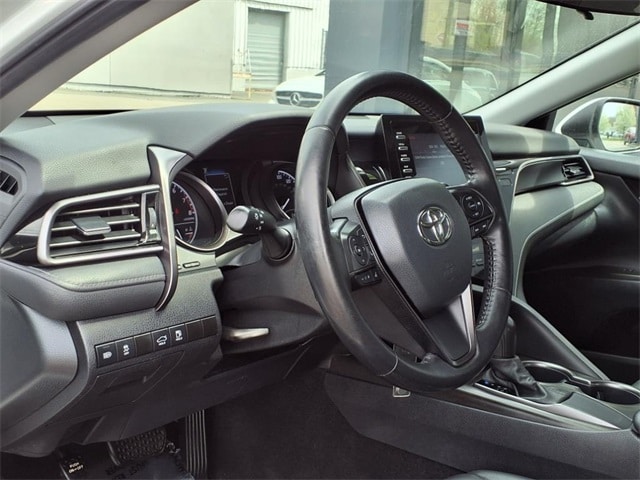 Vehicle image 19 of 30