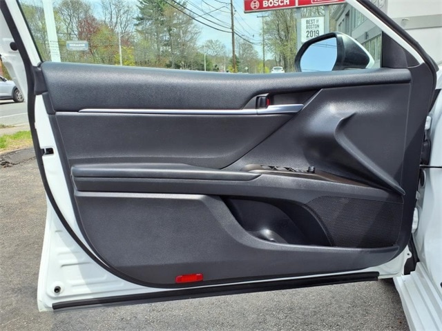 Vehicle image 17 of 30