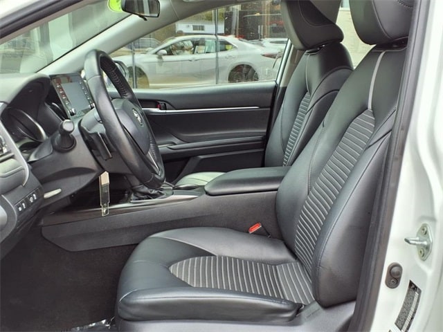 Vehicle image 20 of 30