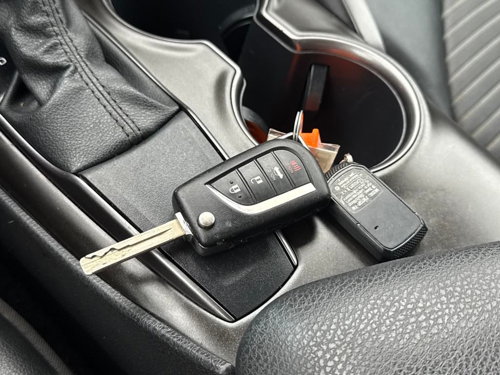 Vehicle image 27 of 29