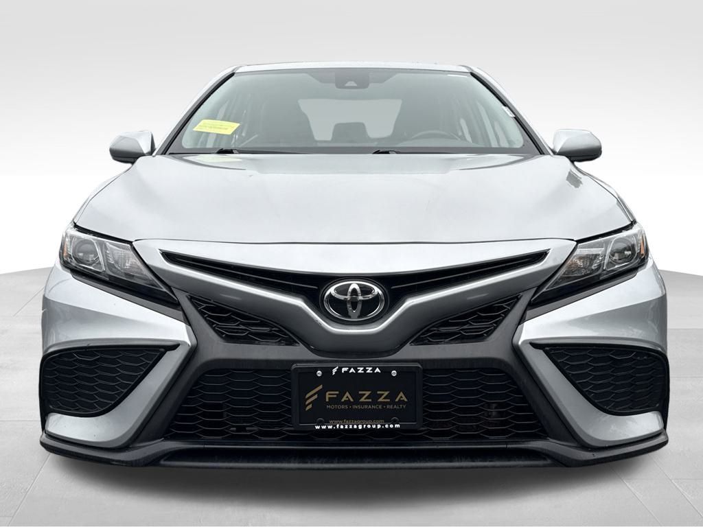 Vehicle image 2 of 29