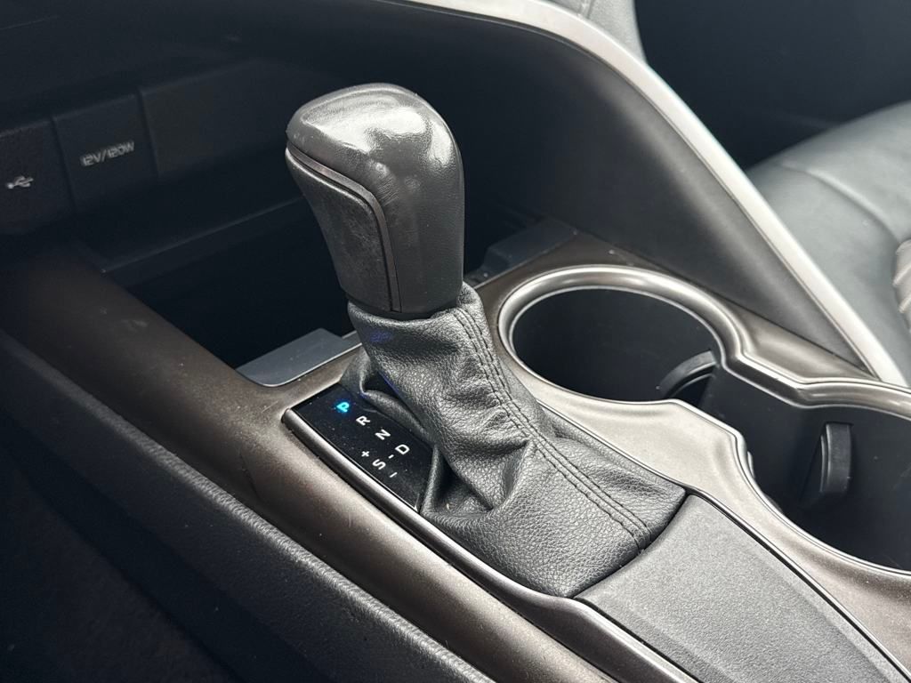 Vehicle image 23 of 29