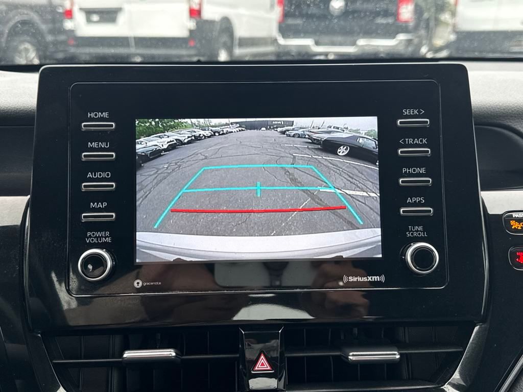 Vehicle image 25 of 29