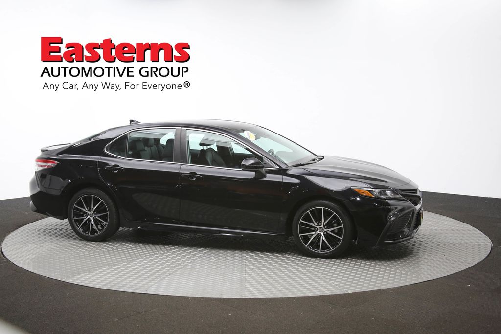 Vehicle image 13 of 61