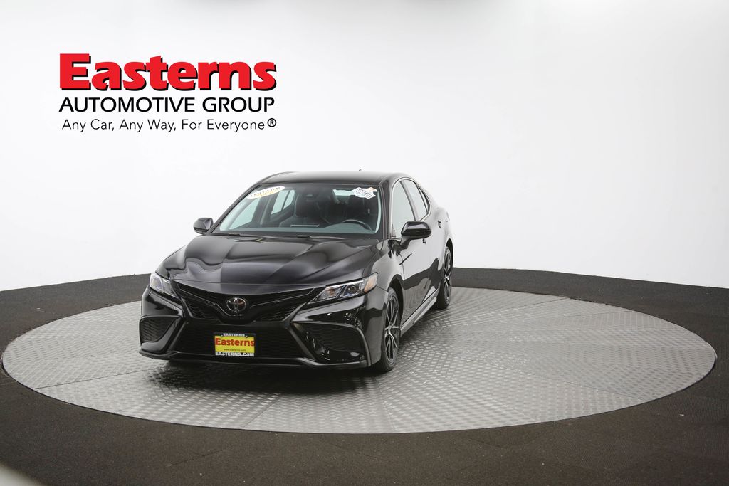 Vehicle image 2 of 61