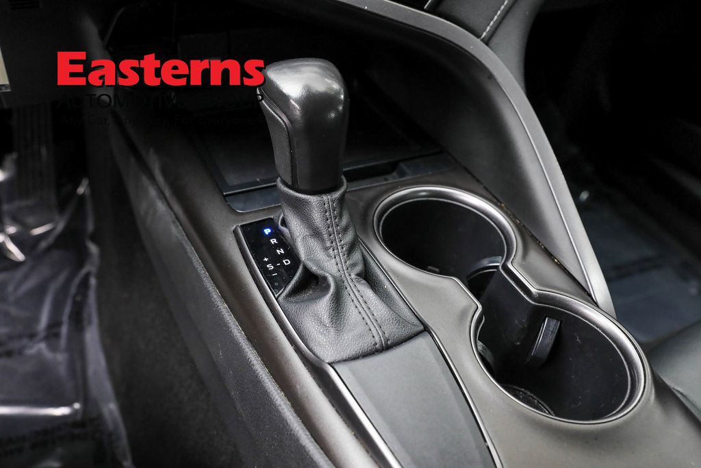 Vehicle image 43 of 61