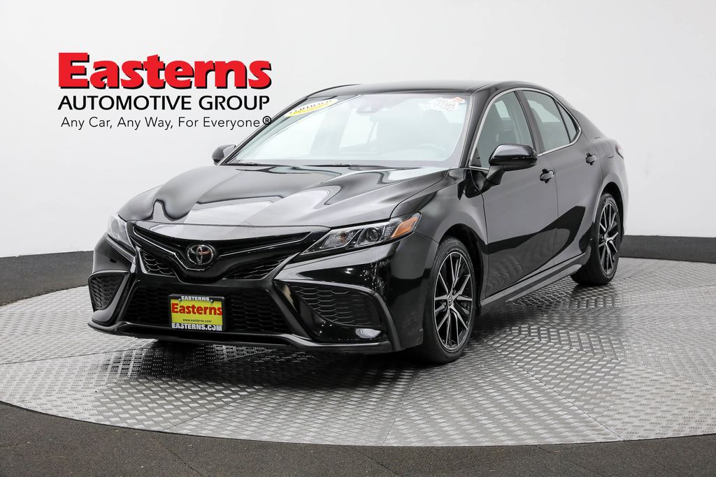 Vehicle image 4 of 61