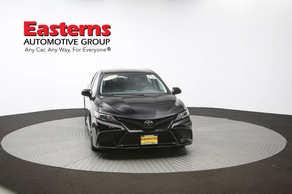 Vehicle image 10 of 61