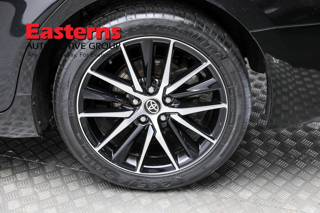Vehicle image 38 of 61