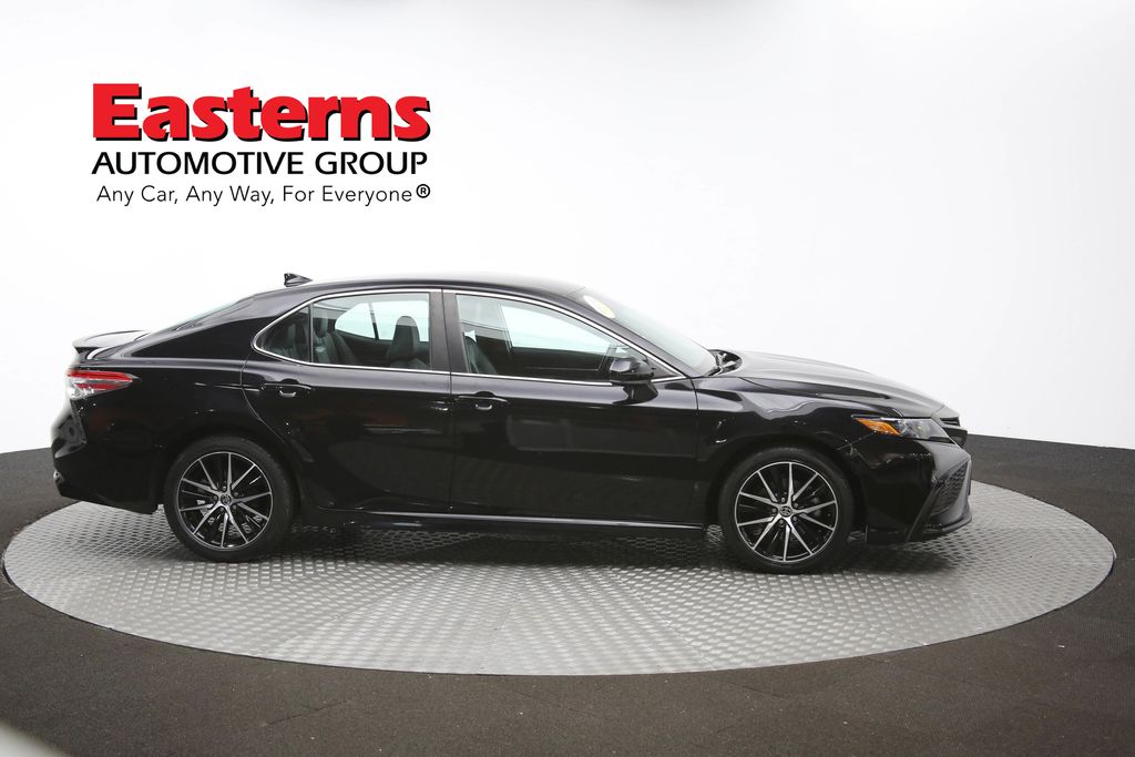 Vehicle image 19 of 61
