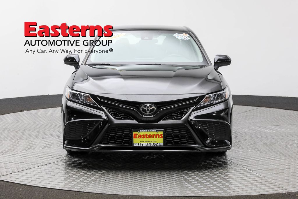 Vehicle image 9 of 61