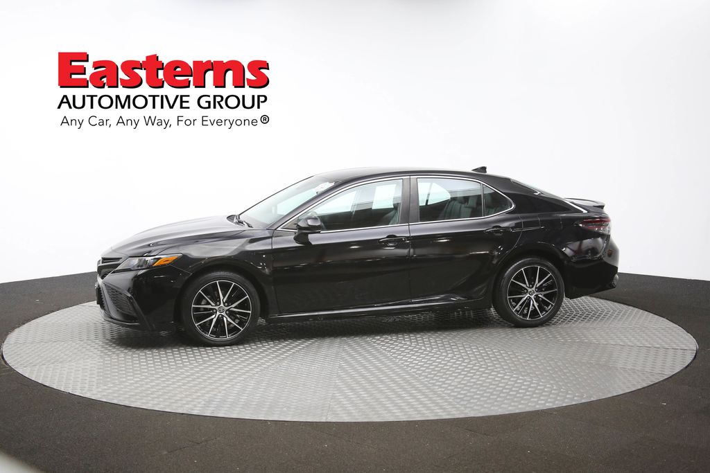 Vehicle image 6 of 61