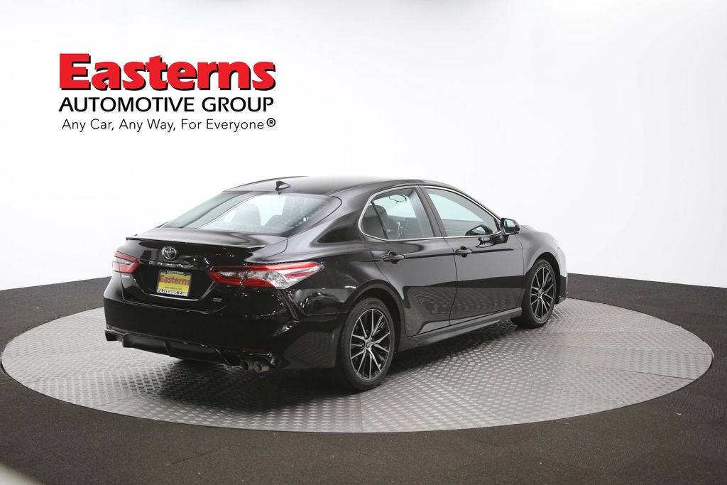 Vehicle image 21 of 61